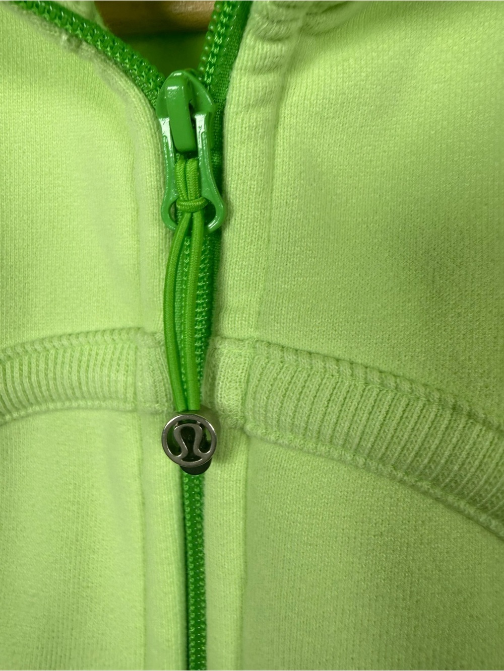 Lululemon Women’s Scuba Vest Size 4 - Picture 2 of 8
